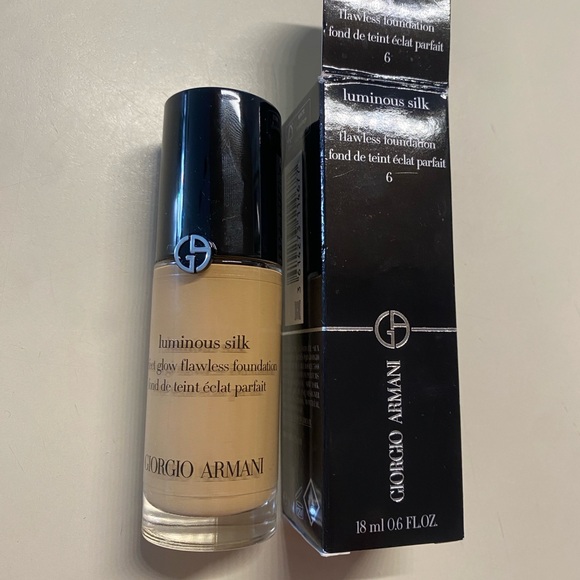 Giorgio Armani Luminous Silk Natural Glow Blurring Liquid Foundation Nr. 6 - Picture 7 of 8